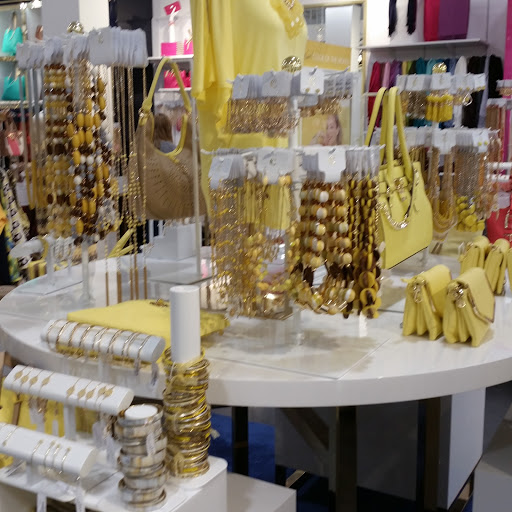 Fashion Accessories Store «Charming Charlie», reviews and photos, 4431 W 119th St, Leawood, KS 66209, USA