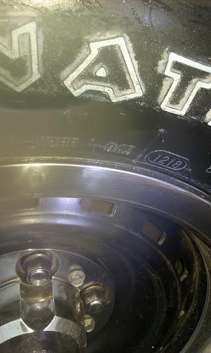 Tire Shop «Firestone Complete Auto Care», reviews and photos, 401 E Broadway, Louisville, KY 40202, USA