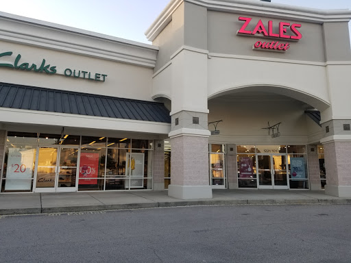 Shopping Mall «Carolina Premium Outlets», reviews and photos, 1025 Outlet Center Dr, Smithfield, NC 27577, USA