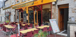 Photo n°23 de A la table ronde à Villedieu-les-Poêles-Rouffigny ()