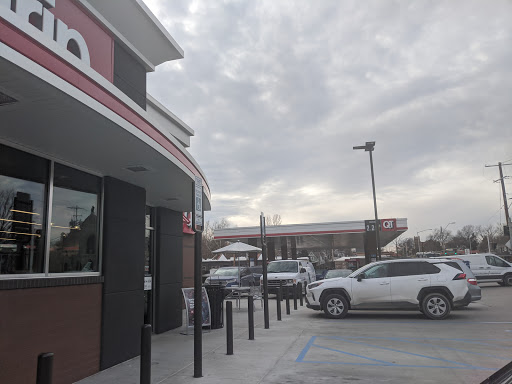 Gas Station «QuikTrip», reviews and photos, 1301 Westport Rd, Kansas City, MO 64111, USA