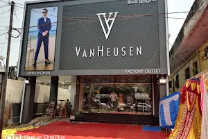VanHeusen Factory Outlet image
