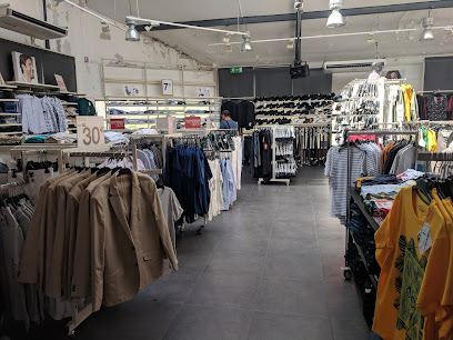 Magasin de vêtements grandes tailles