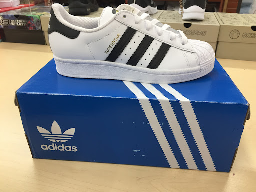 Shoe Store «Shoe City», reviews and photos, 4170 E Willow St, Long Beach, CA 90815, USA