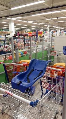 TESCO Tiszafüred Hipermarket - Szupermarket
