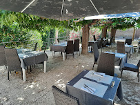 Atmosphère du Restaurant Hostellerie du Moulin Remoulins - n°14