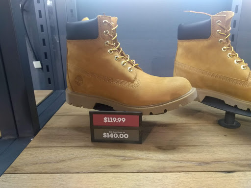 Shoe Store «Timberland Factory Store», reviews and photos, 1 Outlet Blvd #488, Wrentham, MA 02093, USA