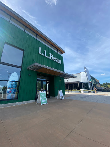 Clothing Store «L.L.Bean», reviews and photos, 701 Lynnhaven Pkwy, Virginia Beach, VA 23452, USA