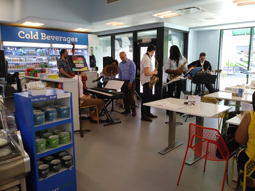 Grocery Store «Elm City Market», reviews and photos, 777 Chapel St, New Haven, CT 06510, USA