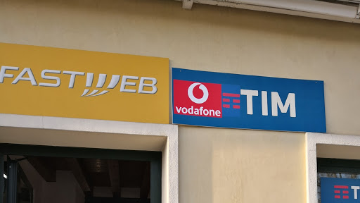 Store - Fastweb, Wind Tre, Tim, Vodafone, linkem, eolo, sky, Very Mobile, digimobil e Wind 3 business