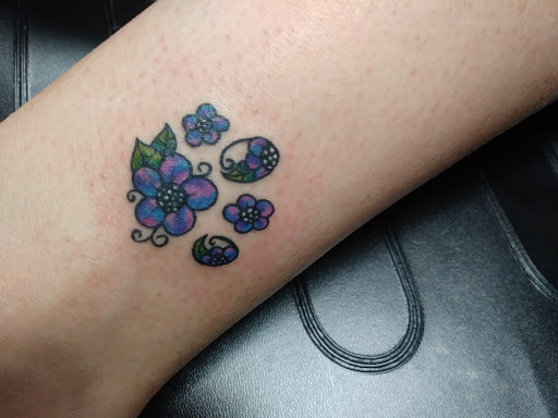 Tattoo Shop «Catch 22 Tattoo», reviews and photos, 1505 Madison Ave, Painesville, OH 44077, USA