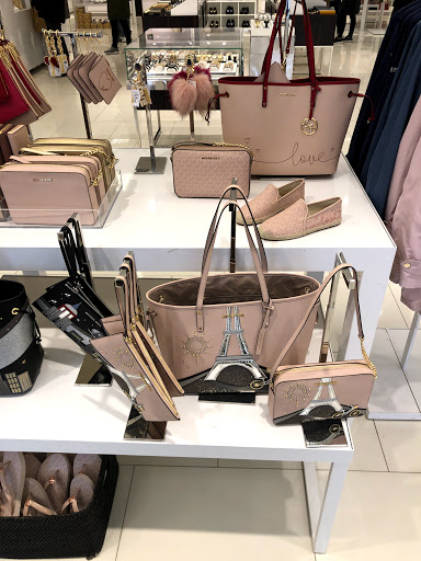 Fashion Accessories Store «Michael Kors», reviews and photos, 20-A Killingworth Turnpike #430, Clinton, CT 06413, USA