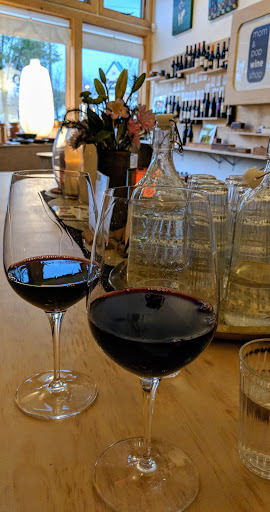 Wine Store «Mom and Pop Wine Shop», reviews and photos, 6908 NE Sandy Blvd, Portland, OR 97213, USA