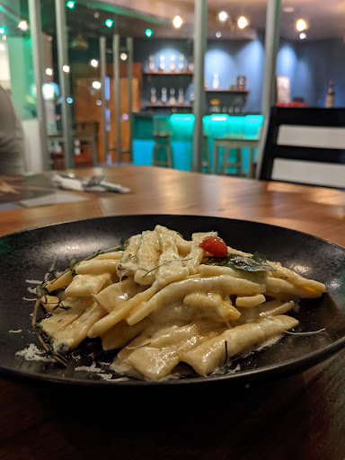 ORAZIA Pizzas-Pastas-Bar