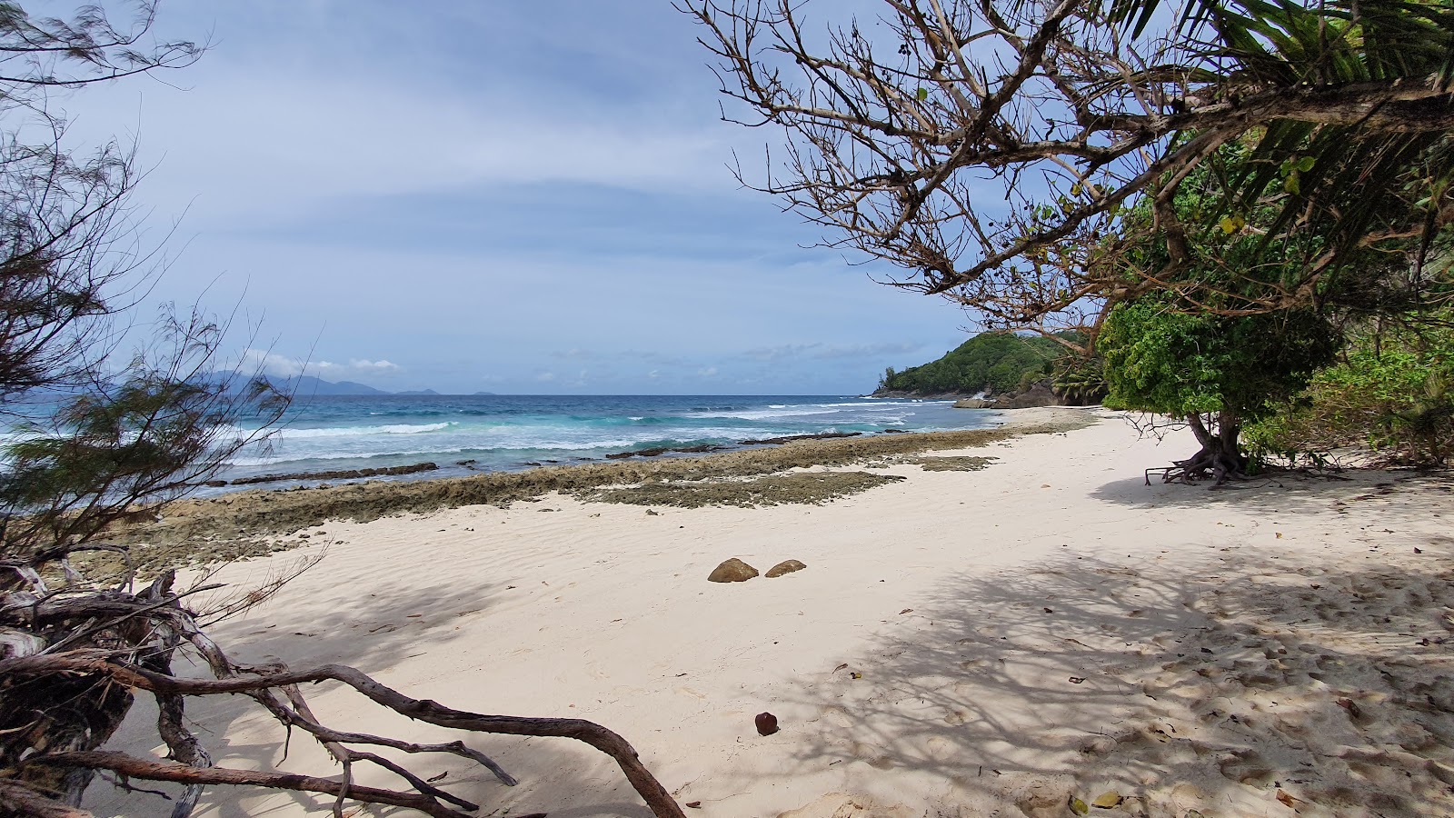 Photo of Anse Lascars with spacious shore