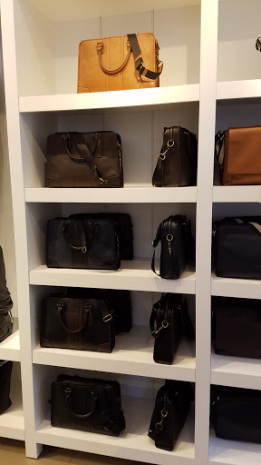 Shopping Mall «Leesburg Corner Premium Outlets», reviews and photos, 241 Fort Evans Rd NE, Leesburg, VA 20176, USA