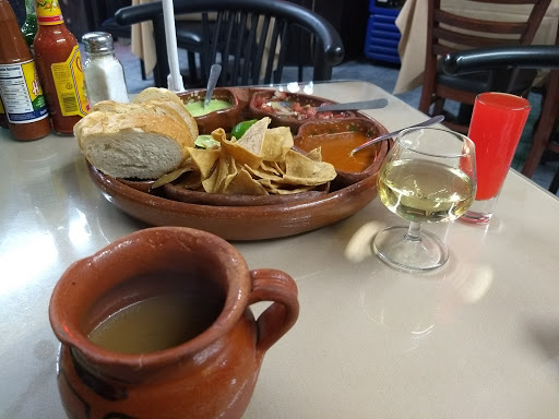 El Levanta Muertos Mariscos Suc 1