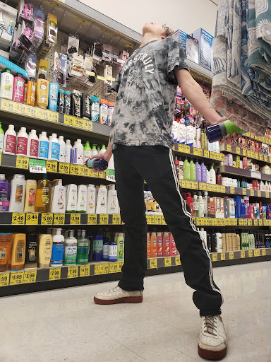 Grocery Store «Grocery Outlet Bargain Market», reviews and photos, 354 S 1st Ave, Hillsboro, OR 97123, USA