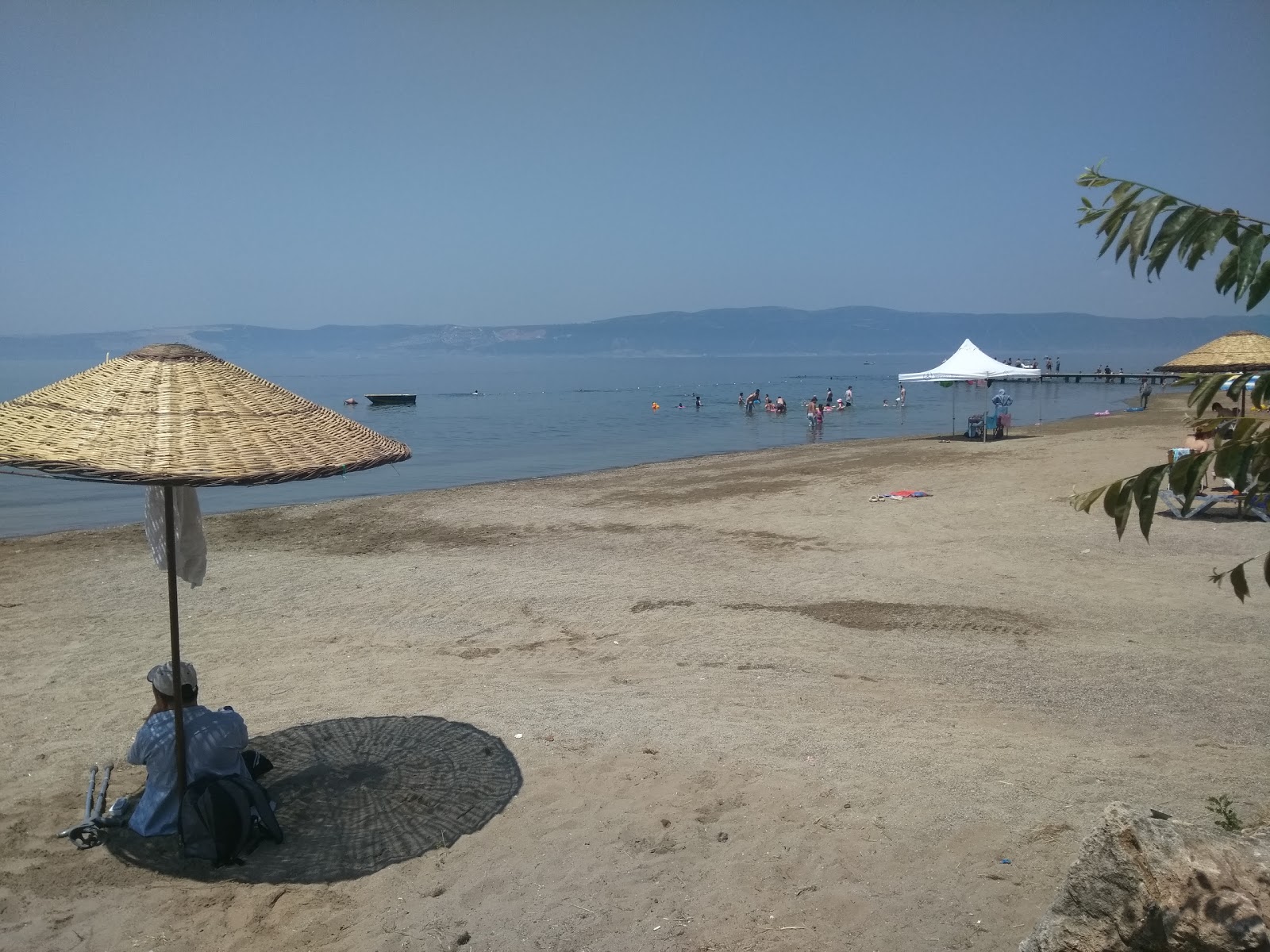 Foto di Kumyali beach con parzialmente pulito livello di pulizia