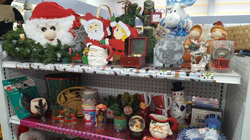 Thrift Store «Goodwill Store & Donation Center», reviews and photos, 1430 Garnet Ave, San Diego, CA 92109, USA