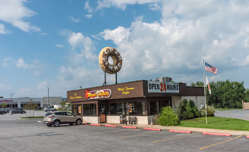 Donut Shop «Maple Donuts», reviews and photos, 50 Robinhood Dr, Goldsboro, PA 17319, USA
