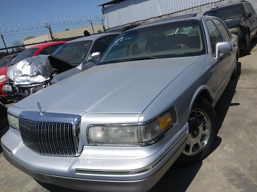 Auto Body Shop «Royal Coaches Auto Body & Towing», reviews and photos, 14827 Ramona Blvd, Baldwin Park, CA 91706, USA