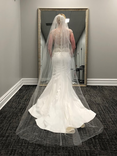 Bridal Shop «Bella Bianca Bridal», reviews and photos, 17W527 E Roosevelt Rd, Oakbrook Terrace, IL 60181, USA
