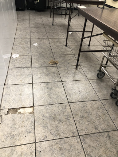 Dry Cleaner «Starcrest Cleaners», reviews and photos, 7504 N University St, Peoria, IL 61614, USA