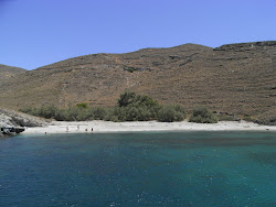 Kalamitsi'in fotoğrafı küçük koy ile birlikte