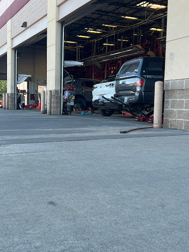 Tire Shop «Discount Tire Store - Hillsboro, OR», reviews and photos, 1800 SE Minter Bridge Rd, Hillsboro, OR 97123, USA