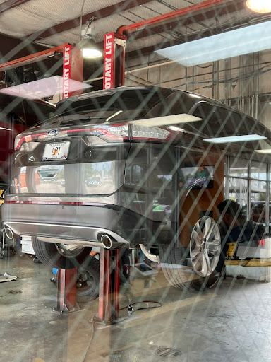 Car Dealer «Tommie Vaughn Ford», reviews and photos, 1201 N Shepherd Dr, Houston, TX 77008, USA