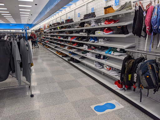 Clothing Store «Ross Dress for Less», reviews and photos, 484 Randall Rd, South Elgin, IL 60177, USA