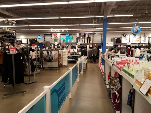 Clothing Store «Old Navy», reviews and photos, 400 S State Rd, Springfield, PA 19064, USA