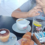 Photo n°1 de l'avis de zakya.a fait le 26/08/2022 à 17:40 sur le  Primo Volo di Zhenghongliang à Gorizia