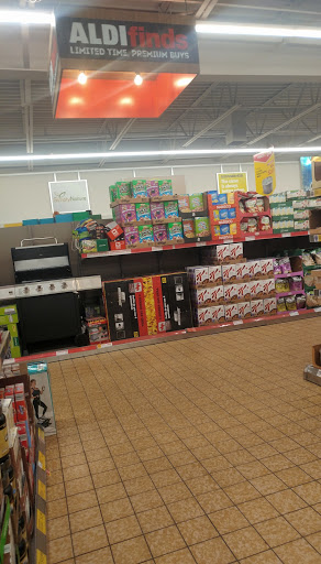 Supermarket «ALDI», reviews and photos, 726 W South St, Freeport, IL 61032, USA