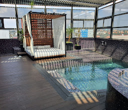 V Motel Boutique photo