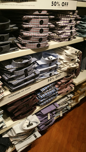 Clothing Store «Banana Republic Factory Store», reviews and photos, 70 Worcester-Providence Turnpike #627, Millbury, MA 01527, USA