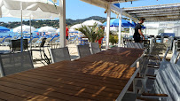 Atmosphère du Restaurant La Plage Meynial à Bormes-les-Mimosas - n°20