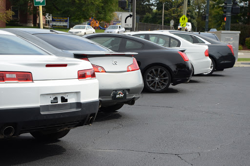 Car Dealer «Auto Villa», reviews and photos, 302 S Lake St, Grayslake, IL 60030, USA