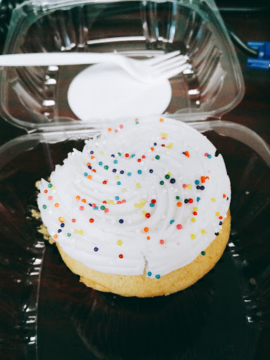 Bakery «Crème Cupcake + Dessert», reviews and photos, 543 28th St, Des Moines, IA 50312, USA