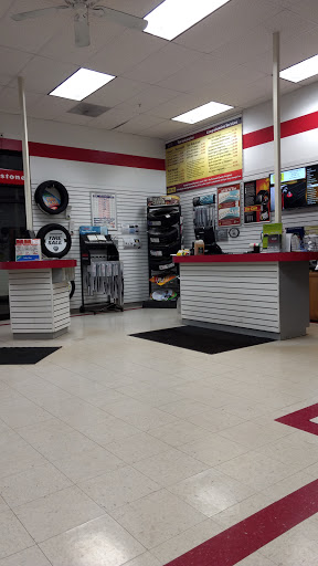 Tire Shop «Tires Plus of Waukegan», reviews and photos, 1150 S Waukegan Rd, Waukegan, IL 60085, USA