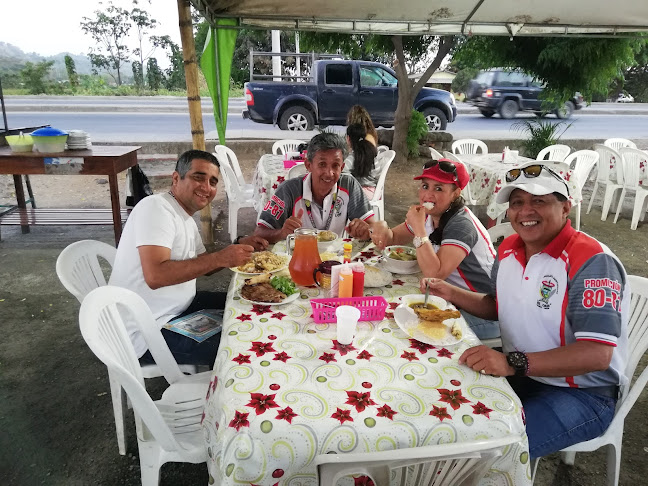 Agachaditos En La Via Chone - Chone