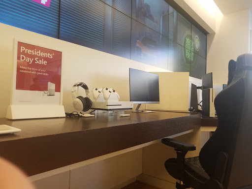 Computer Store «Microsoft Store - St. Johns Town Center», reviews and photos, 4791 River City Dr #113, Jacksonville, FL 32246, USA