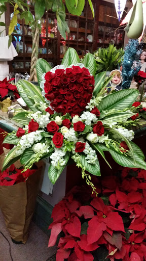 Florist «Roma Florist. free deliver purchase online. Www.romaflorist.com», reviews and photos, 11 Davis St, Oakville, CT 06779, USA