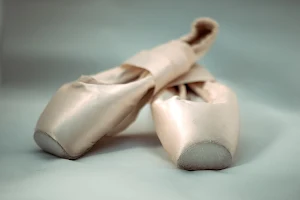 C dance • Ballettschule Buxtehude • Claudia Hartung de Groote image