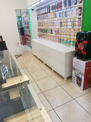 Electronics Repair Shop «Cell Fix Inc», reviews and photos, 8601 N Florida Ave, Tampa, FL 33604, USA