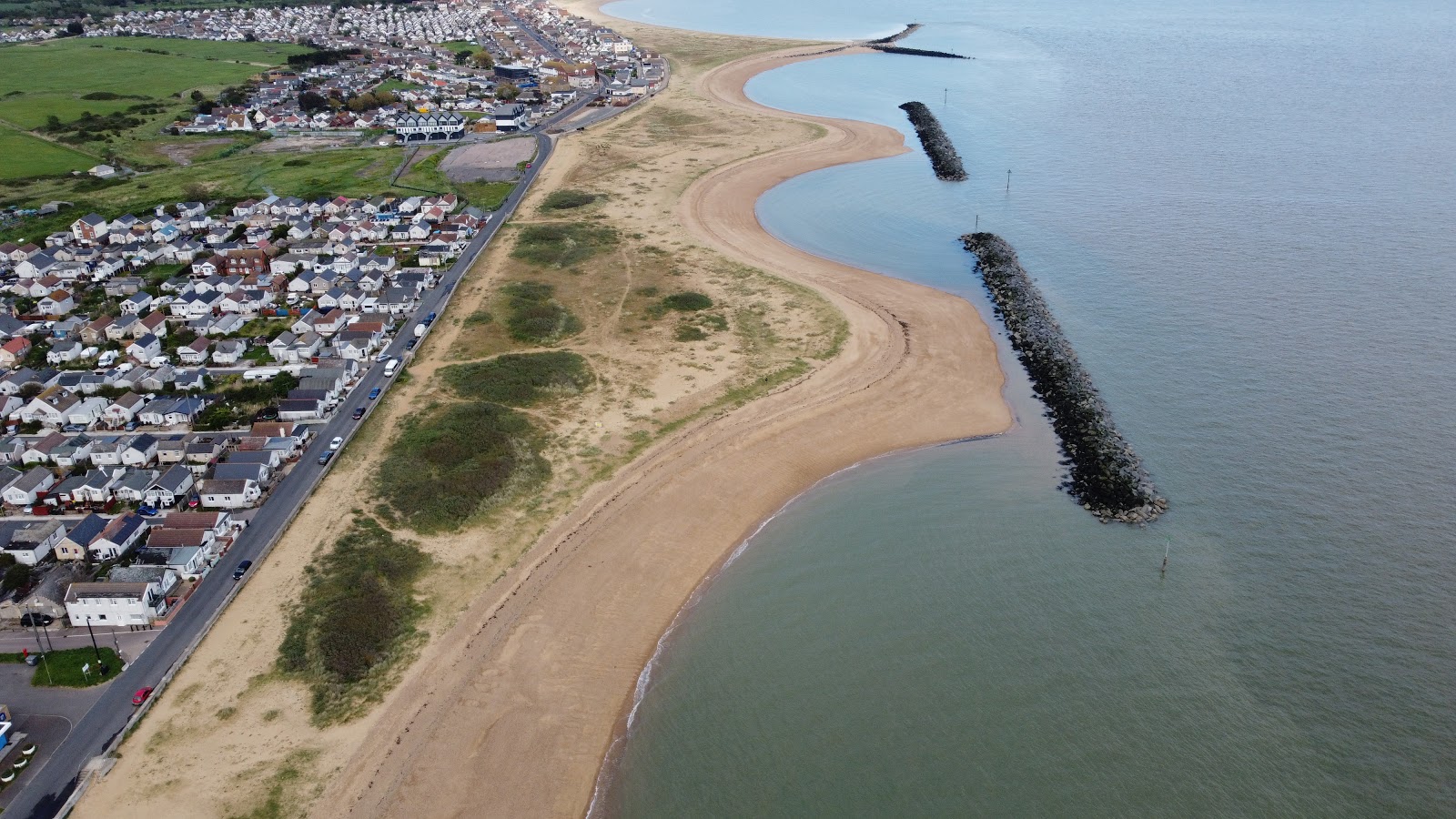 Foto di Jaywick Sands beach con molto pulita livello di pulizia