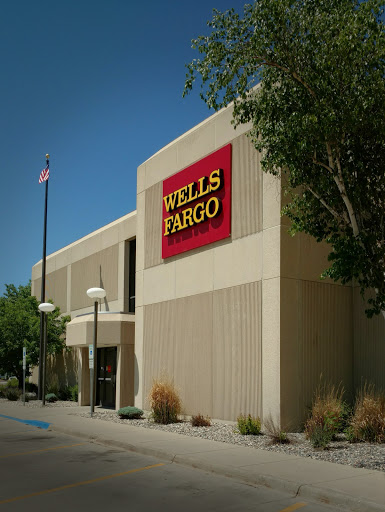 Wells Fargo Bank, 2501 13th Ave S, Fargo, ND 58103, Bank