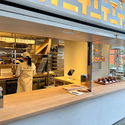 22年3月 中目黒高架下に生ドーナツ専門店が誕生 アマムダコタンの I M Donut Furusato Site