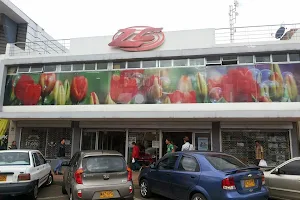 Centro Comercial Zipacentro image